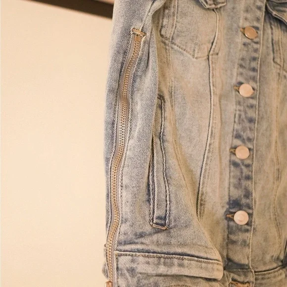 THYME Light  blue washed denim jean jacket - Picture 6 of 6